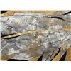 Image 2 : Black and Gold by Azarian