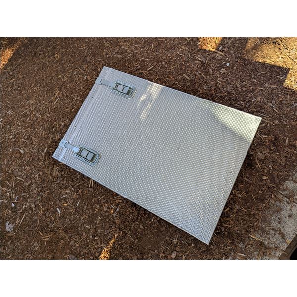 DIAMOND ALUMINUM CASE