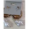 Image 3 : BAROQUE PEARL 2" LONG PIERCED EARRINGS