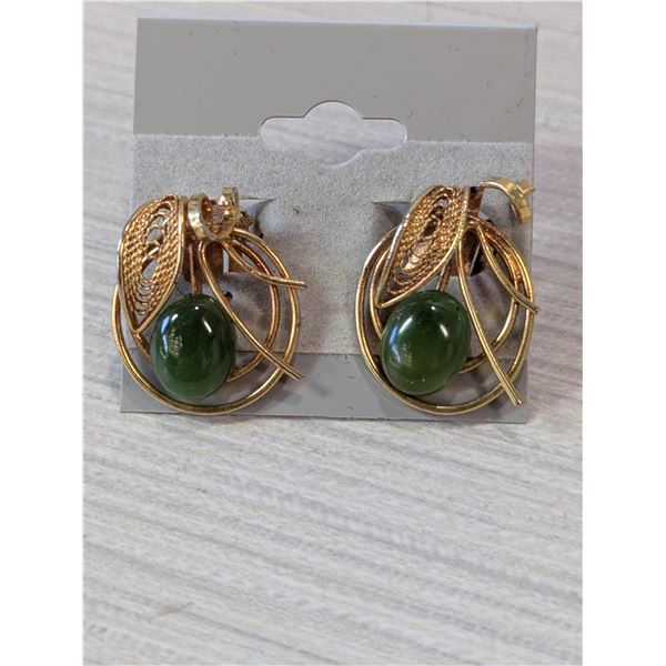 VINTAGE 1960'S JADE WIREWORK Clip-on Earrings