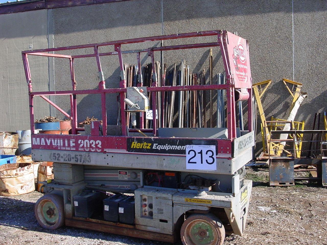 MAYVILLE 2033 SCISSOR LIFT--DOES NOT RUN
