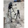 Image 1 : 2 tripods