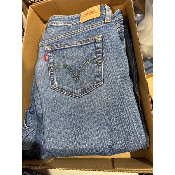 Levi's jeans size 13 M