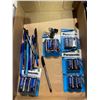 Image 1 : Batteries and pens