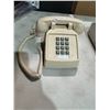 Image 1 : Push button phone