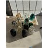 Image 2 : Box of glass and rubber insulators