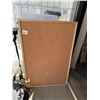 Image 1 : Corkboard