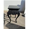 Image 1 : Ornate pedestal table