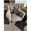 Image 1 : Accent chair