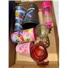 Image 1 : Cups and water bottles