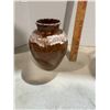 Image 1 : vintage McCoy or Brush-McCoy pottery vase
