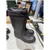 Image 1 : Boots size not shown