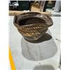 Image 1 : Signed pottery bowl