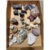 Image 1 : Assorted stones