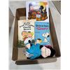 Image 1 : Charlie Brown collectibles and books
