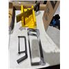 Image 1 : Saw and saw guide