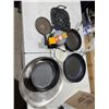 Image 1 : Kitchen items