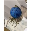 Image 1 : Vintage spaghetti or a spun ribbon sway lamp