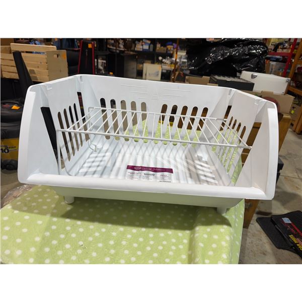 Basket and shelf shelf