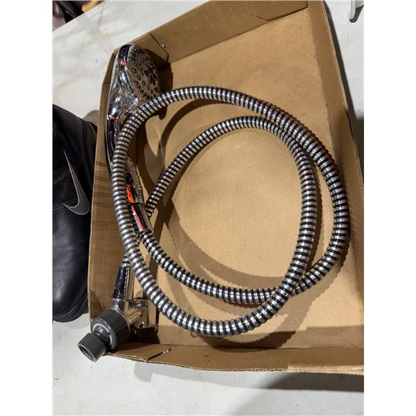 Showerhead attachment