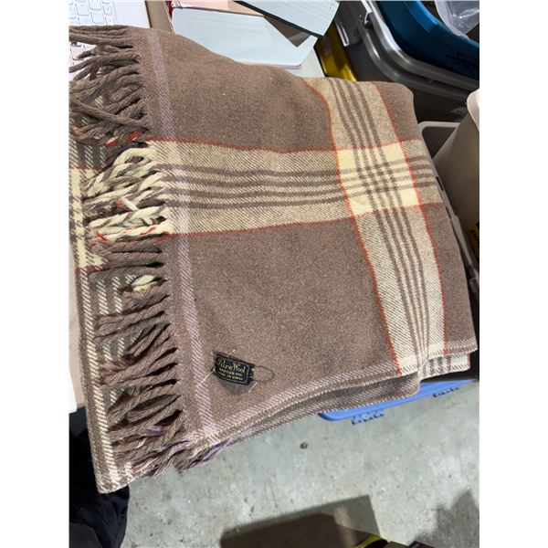 Pure wool blanket