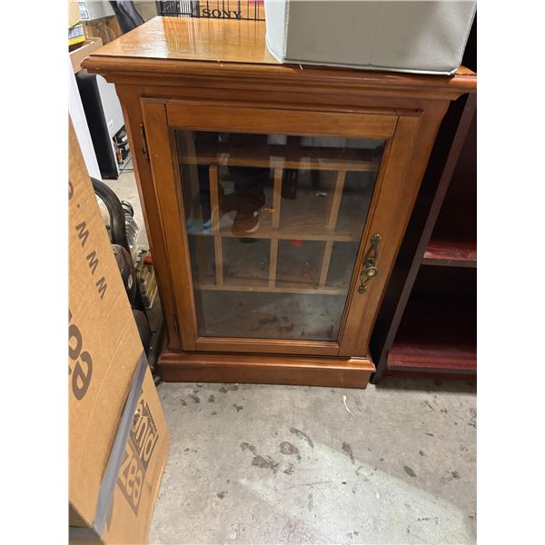 Cabinet with glass front