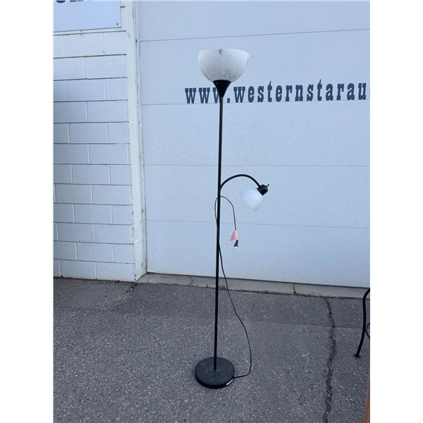Floor lamp