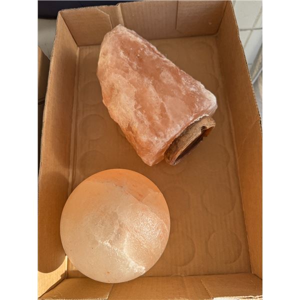 Salt lamp, no bulbs