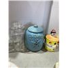 Image 1 : Assorted jars and cookie some repairs