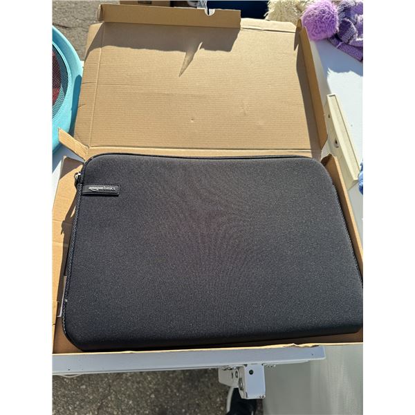Laptop sleeve