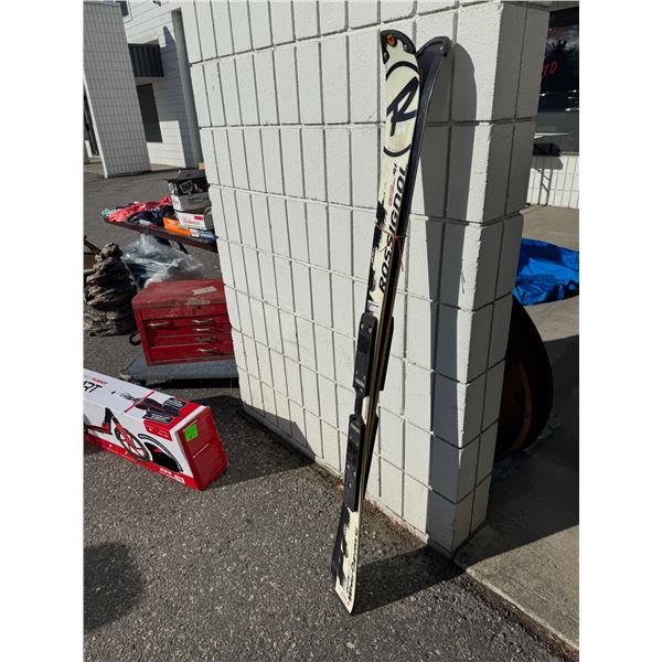 ROSSIGNOL 146 skis