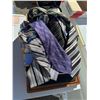 Image 1 : Ties