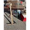 Image 1 : Pickax and weeder