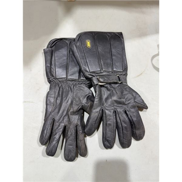 XL leather gloves