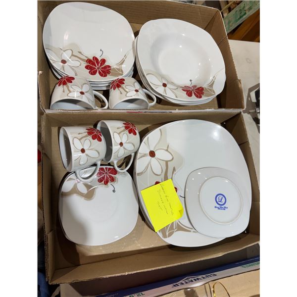 Lauren home trends dinnerware set