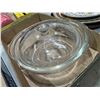 Image 1 : Glass baking dish with lid