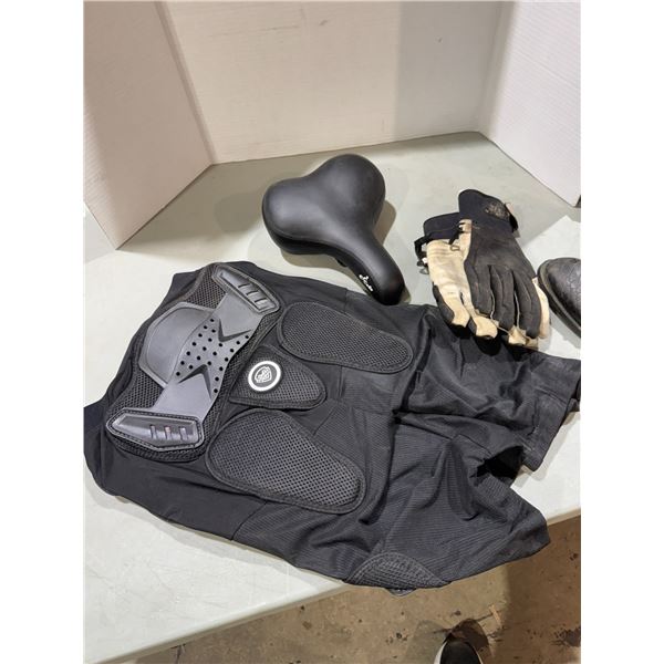 Baking shorts, size, large gloves, and seat