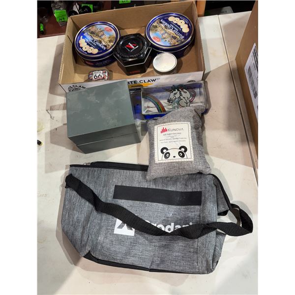 Tins and miscellaneous lot