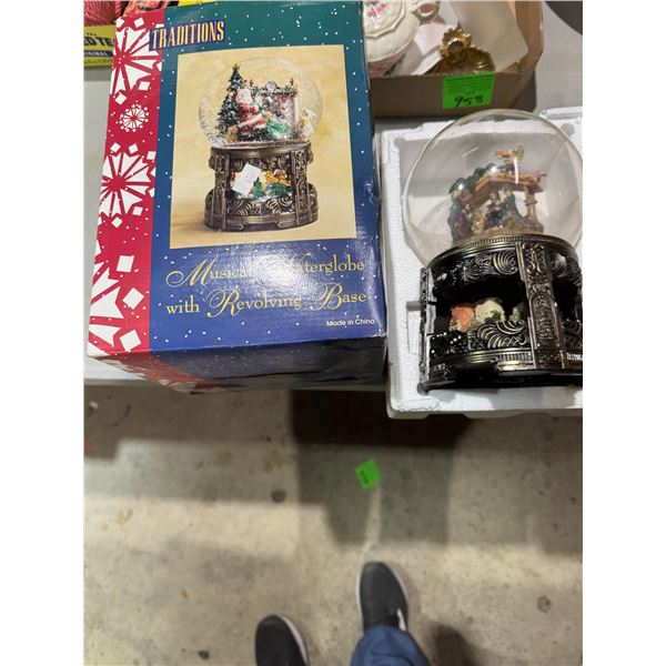 Musical water globe no water