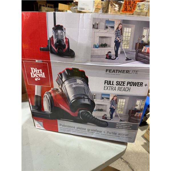 Dirt devil feather light vacuum looks new