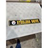 Image 1 : Steelers Drive sign