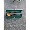 Image 1 : Toolbox and contents