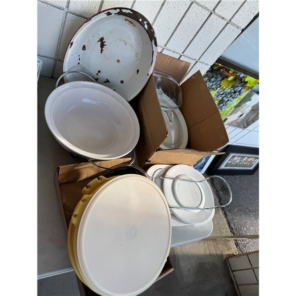 Tupperware tin enamel and other kitchen wear