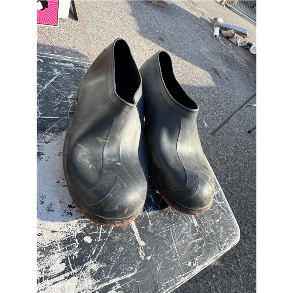 Rubber boot covers with grip size large