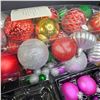 Image 5 : Large number of modern christmas ornament baubles
