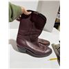 Image 1 : Boots size 9.5