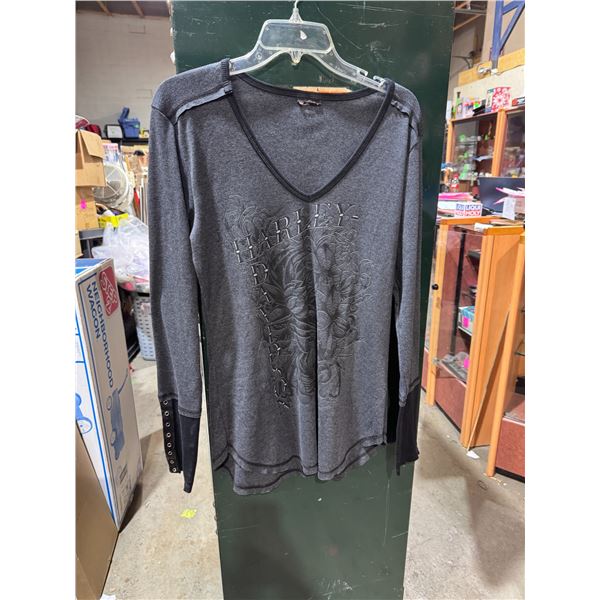 Harley Davidson, long sleeve shirt size not shown L/XL?