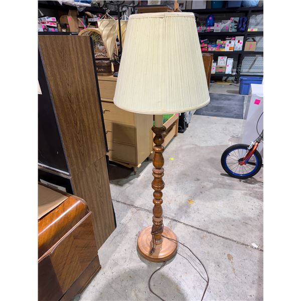 Wood spindled floor lamp