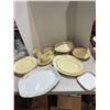 Image 1 : Assorted serving dishes