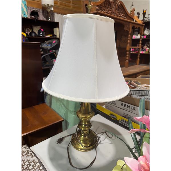 Table lamp